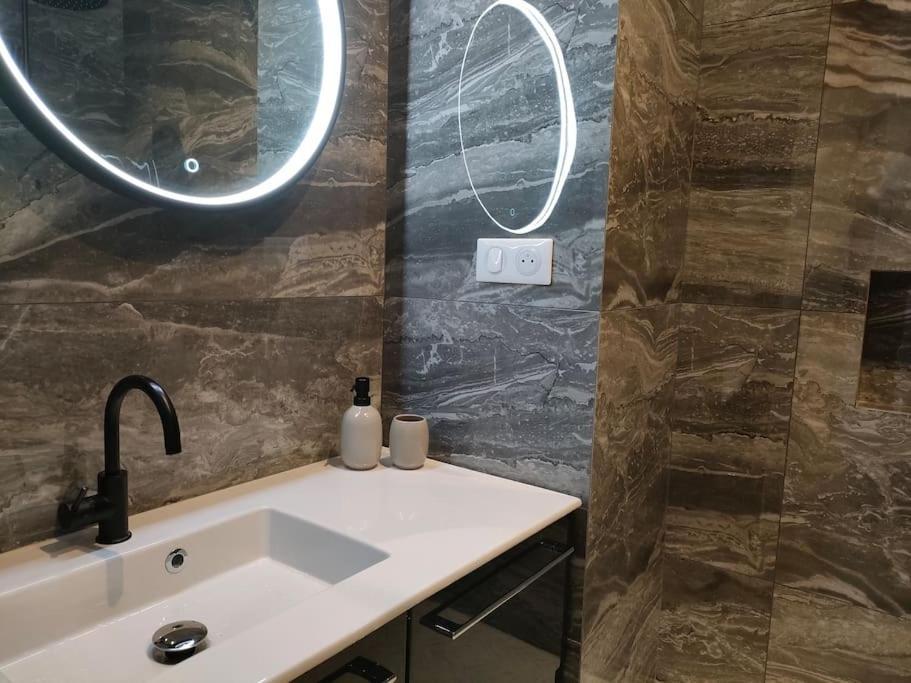 Joli Appartement Port De نيس المظهر الخارجي الصورة